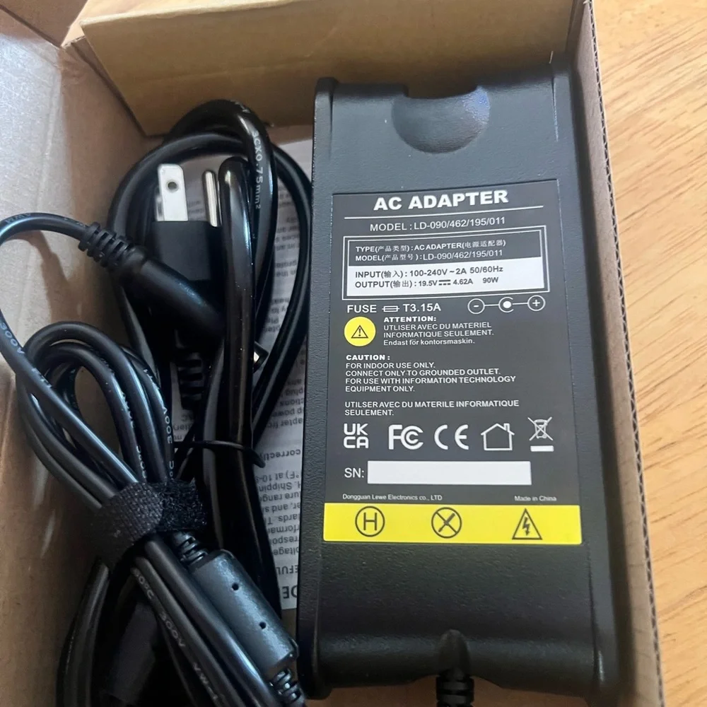 AC Adapter Power Supply 19.5V. See Pictures